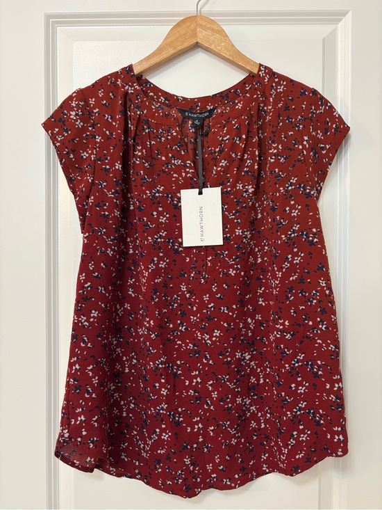 41 Hawthorn Tops - 41 Hawthorn Burgundy Navy Floral Print Cap Sleeve  Top, Size M